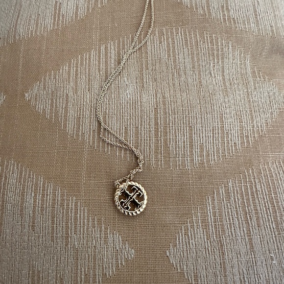 Tory Burch Necklace. - Picture 3 of 4